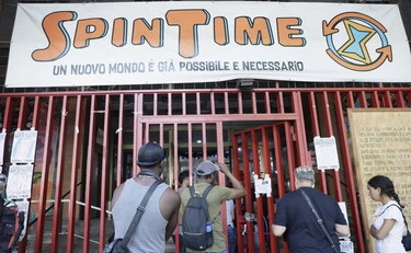 Il Pd fa miracoli per Spin Time: abusivi già nelle case popolari
