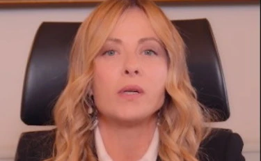 Meloni, decreto e pugno duro: "Chi rompe paga, un nuovo reato, i minorenni e i militari. Vi spiego le novità"
