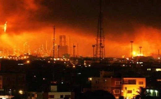 Esplode raffineria24 morti e un bimbo tra le vittime