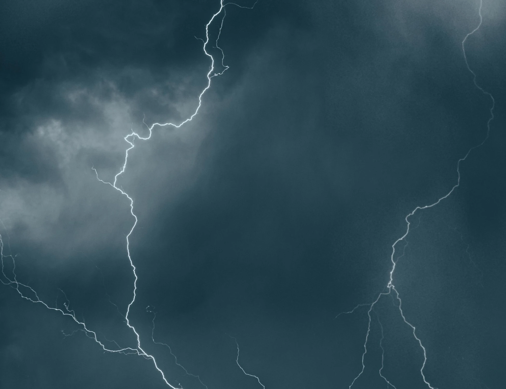 Meteo, eventi estremi: allarme rosso in 7 regioni, ecco quali