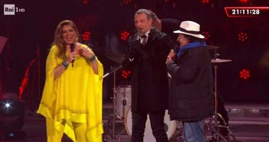 Al Bano e Romina Power da Amadeus, la gaffe in diretta sul palco: "Non possiamo farlo alle Maldive?"