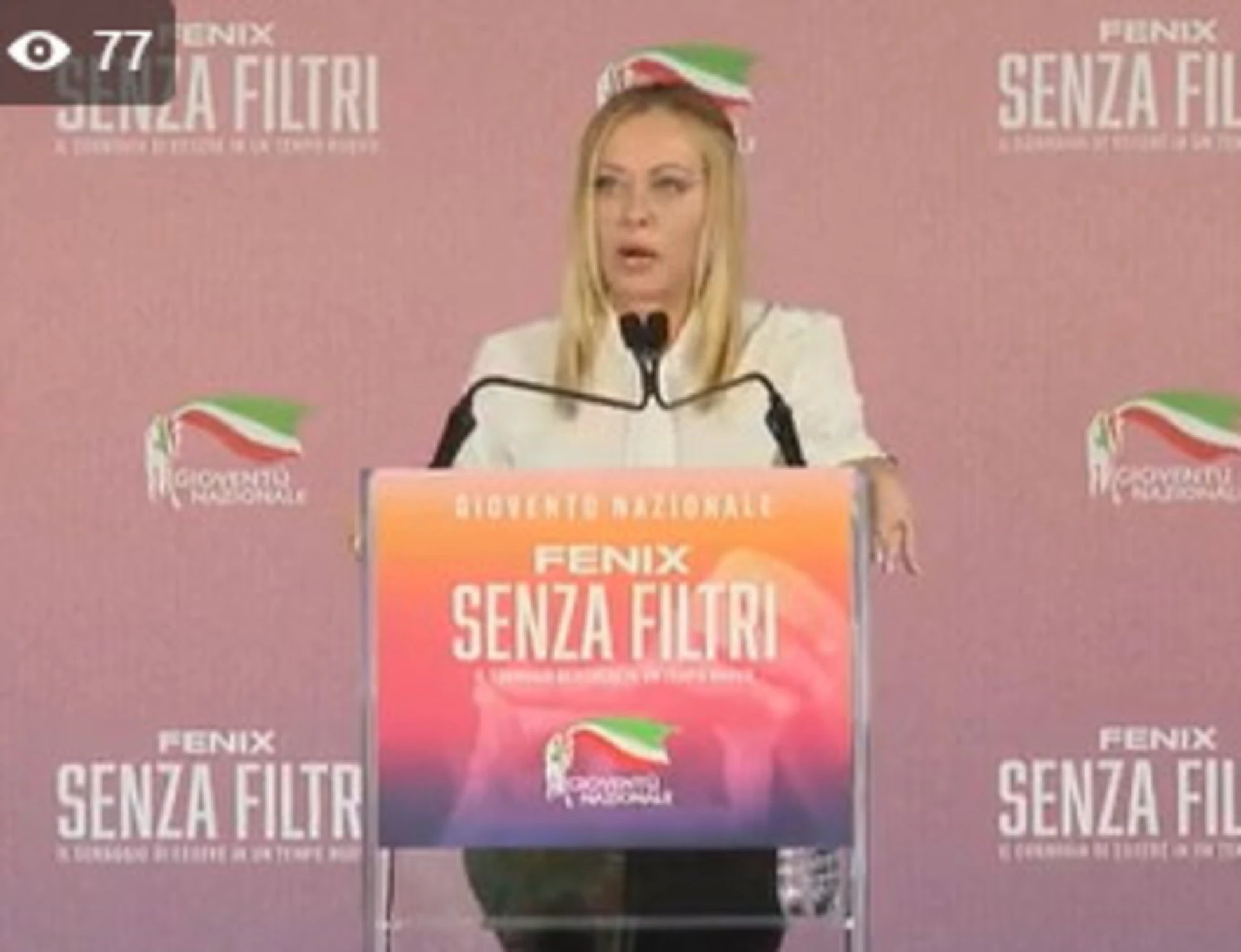 Giorgia Meloni a Fenix contro la sinistra: "Voi non siete burattini, fieri di non essere come loro"