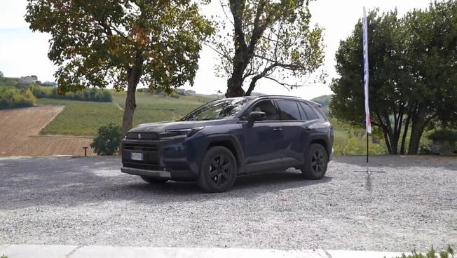 Suzuki Across, 309 CV e trazione integrale per la nuova ammiraglia