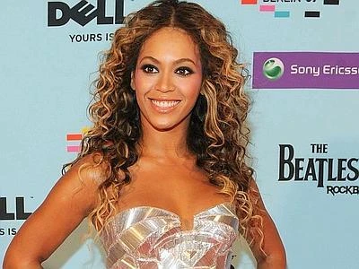 Beyoncé n. 1 su iTunes in oltre cento Paesi. Fan scatenati e server in tilt