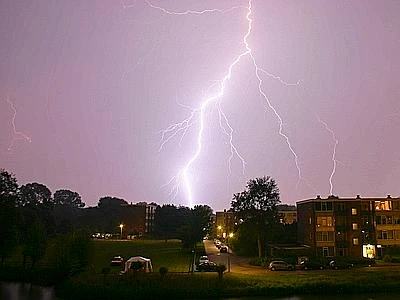 Allarme 'flash thunders' nel Centronord, temporali improvvisi e molto violenti