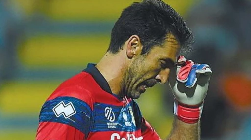 Gigi Buffon, tre giorni senza lavoro: poi dicono che in Italia...