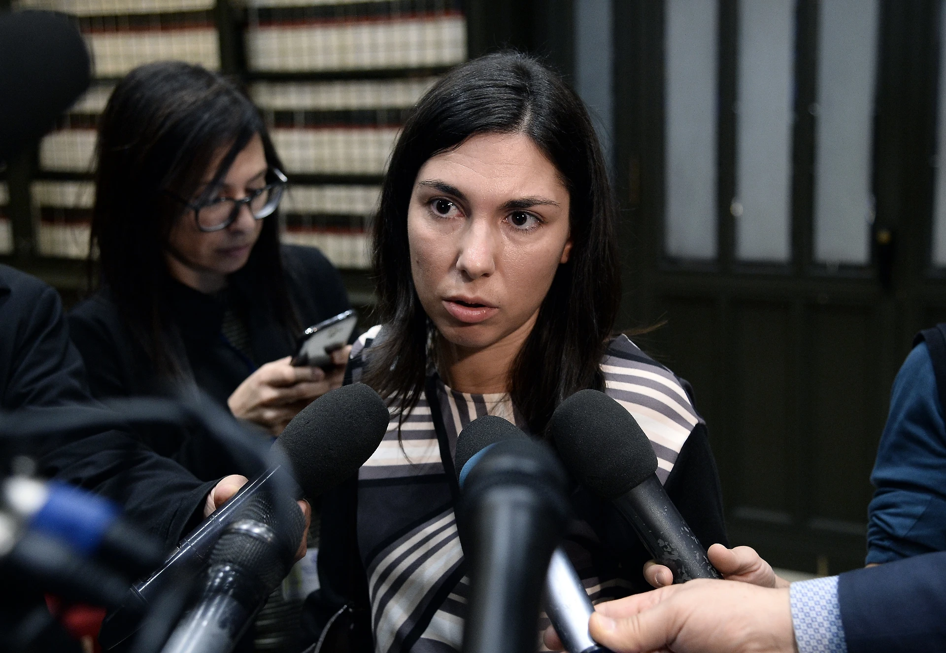 Giulia Sarti, la gola profonda del M5s inchioda i vertici grillini: cosa sapevano sui bonifici truccati