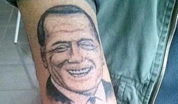 Si fa tatuare Berlusconi sul braccioUn disoccupato dichiara il suo amore per Silvio