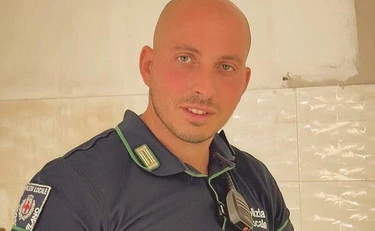 https://media.liberoquotidiano.it/0JCDMTI7nQKsXA5E2i3cPLMlNZMstio2rHMWxalYVn4/width:800/quality:90/aW1hZ2VzLzIwMjYvMDYvMjQvMDgxNzE4MDE5LTQ0NzVkZTk2LWM0MDctNDk5OS1iOWJjLTEwNjliNjgyZjg5Ny5qcGc.webp
