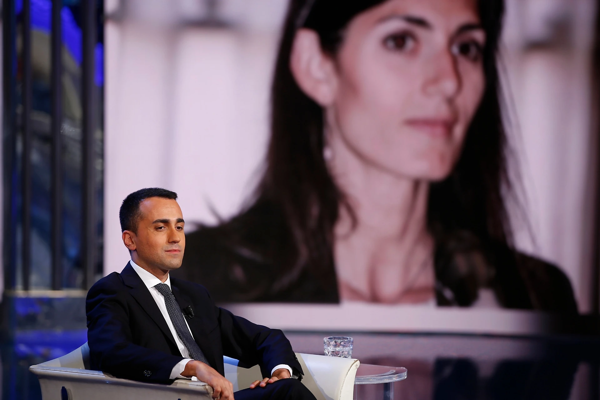 Luigi Di Maio senza vergogna: "Virginia Raggi assolta, noi non l'abbiamo mai scaricata"