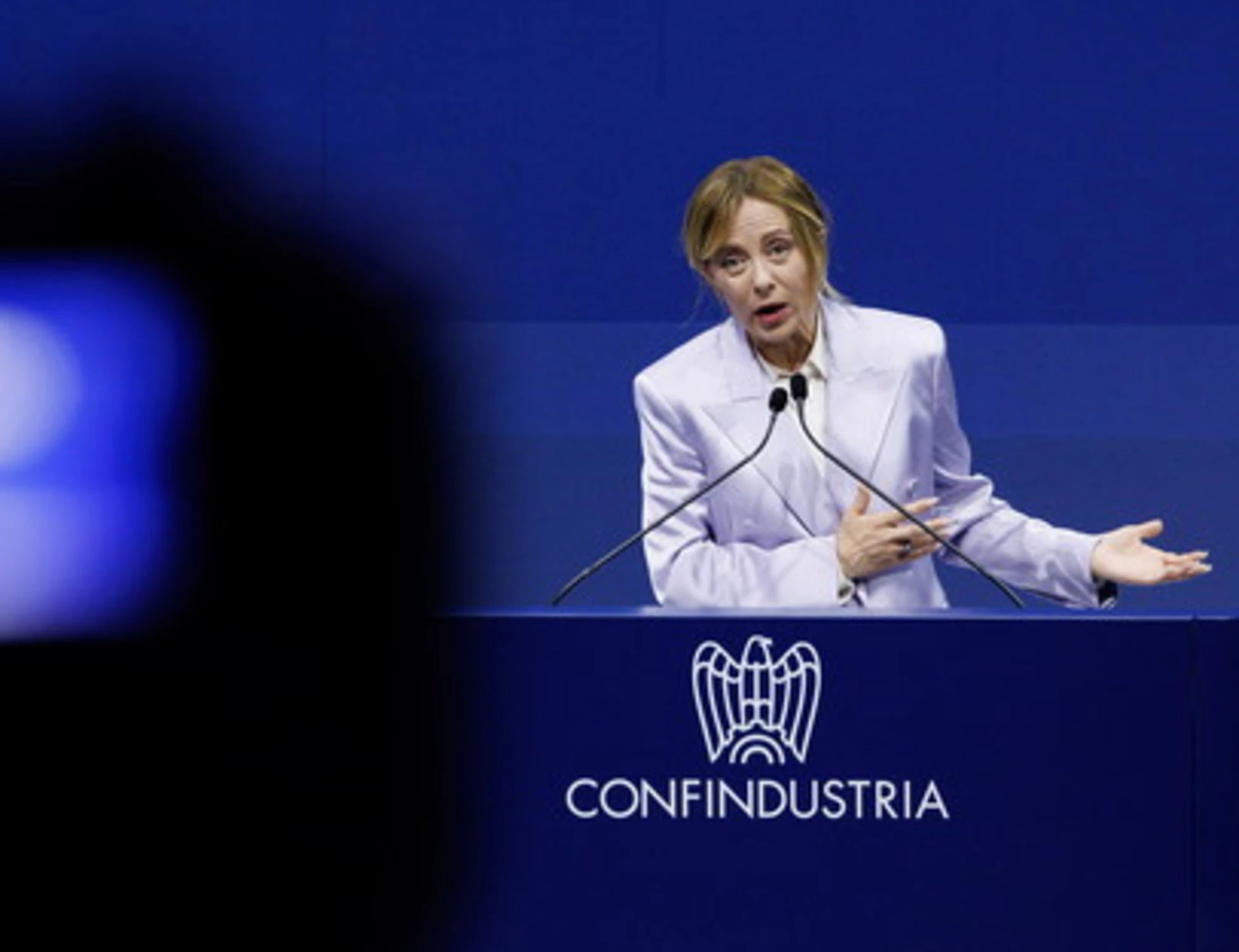 Ebola, Giorgia Meloni all'Ue: "Rafforzare i controlli alle frontiere"