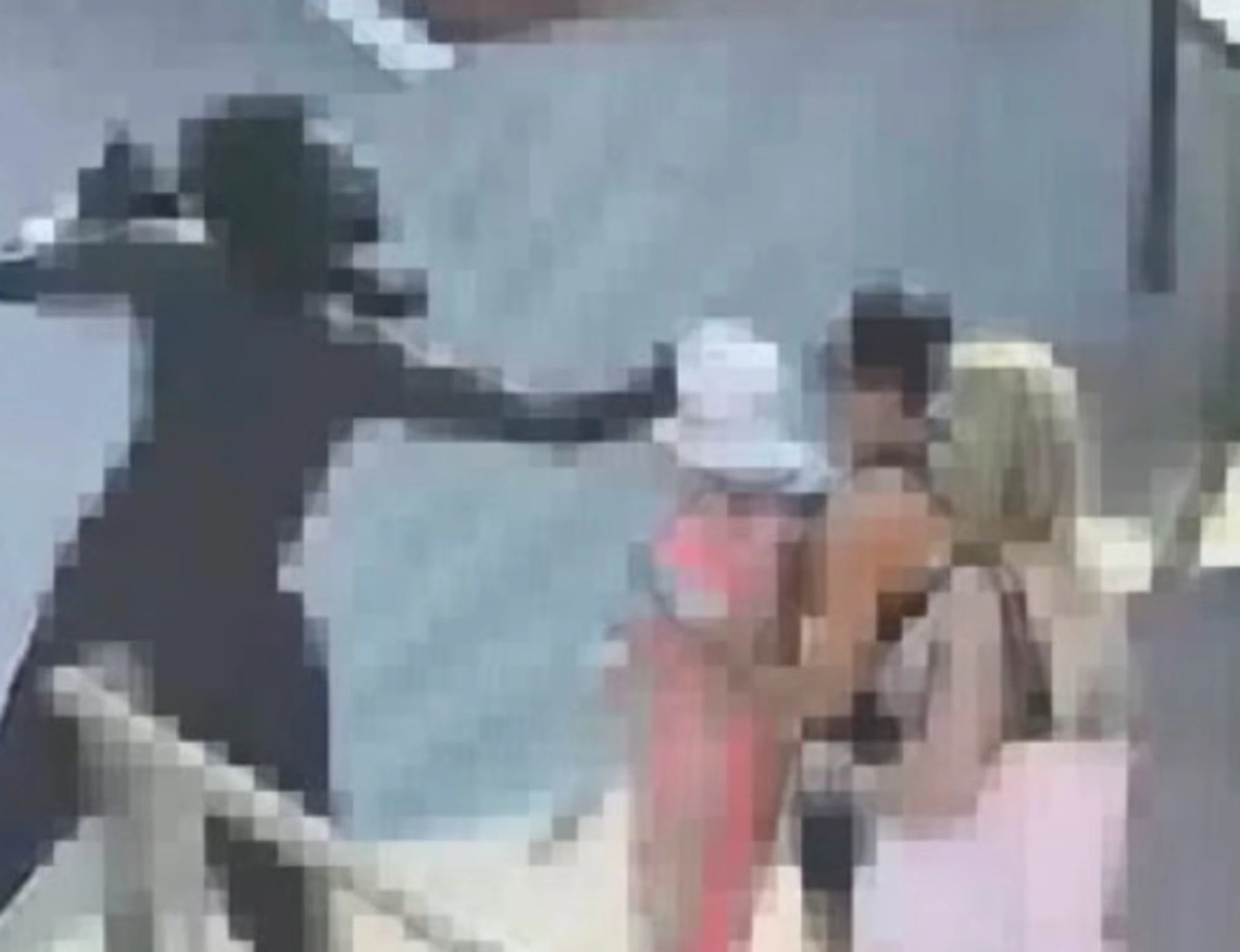 Castel Volturno, schiaffi a caso contro una donna: africano arrestato (e subito rilasciato)