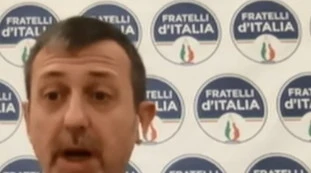 Andrea Delmastro zittisce Bonelli: "Basta, regime terroristico", caos in tv