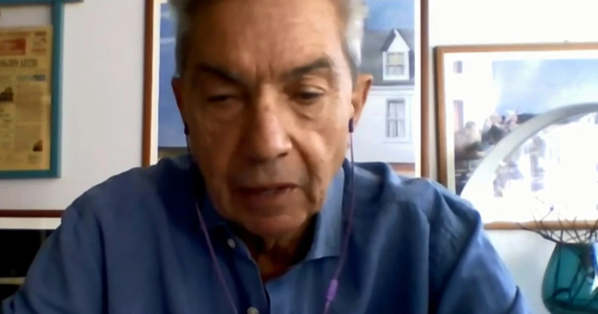 Antonio Padellaro, fango sul governo: "La polizia che manganella dice tutto"