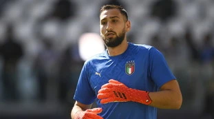 Gianluigi Donnarumma, fascia da capitano e non solo: così l'Allianz Stadium lo spinge verso la Juventus