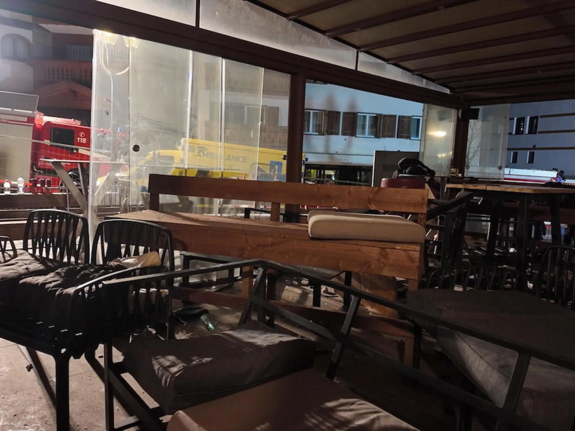 Crans-Montana, l'ambasciatore: "Petardo sparato sul controsoffitto"