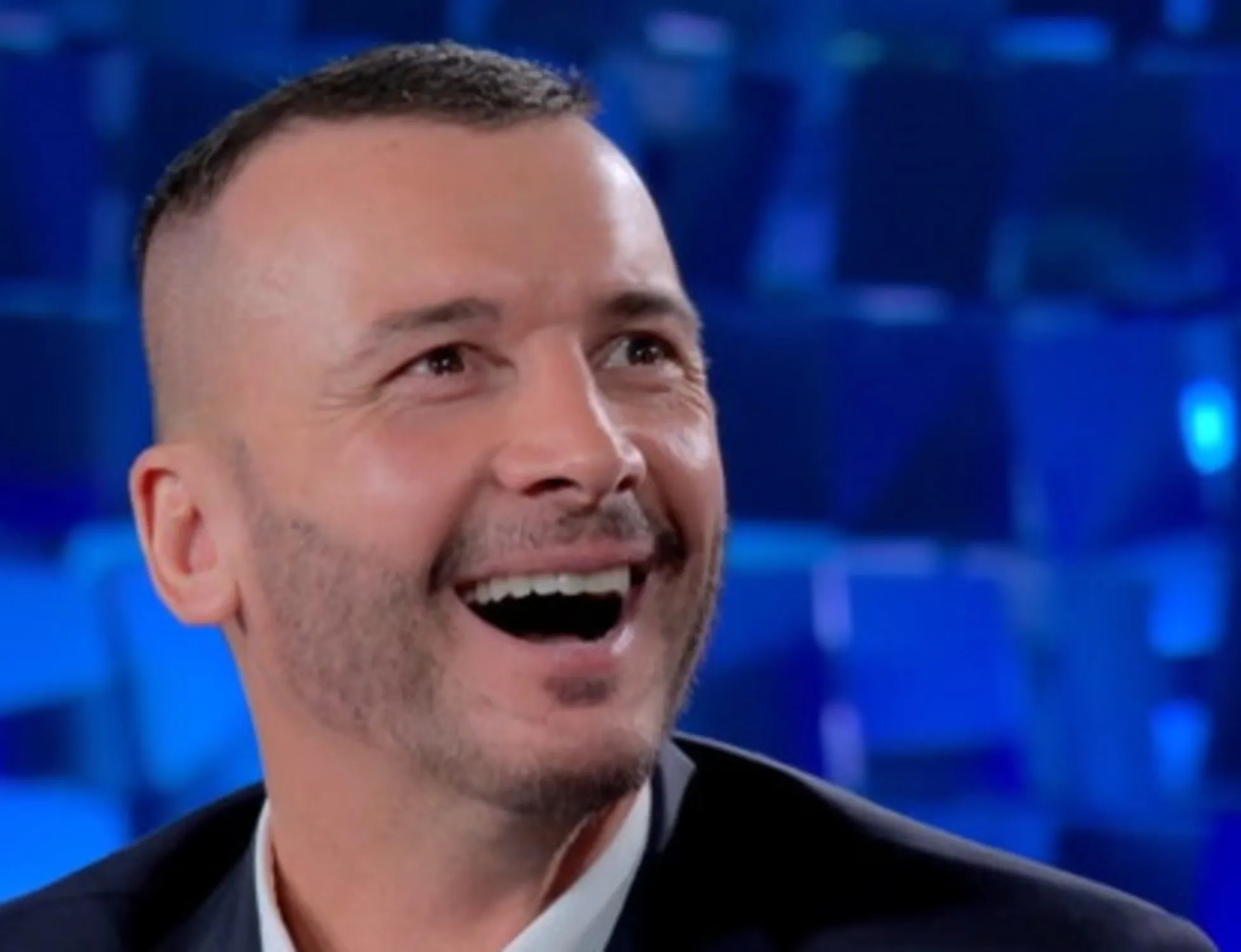 Leggi l'articolo: Ecco il regalo di Conte per Casalino: gelo a Canale 5 <span style="color: rgb(153, 0, 0);">Foto</span>