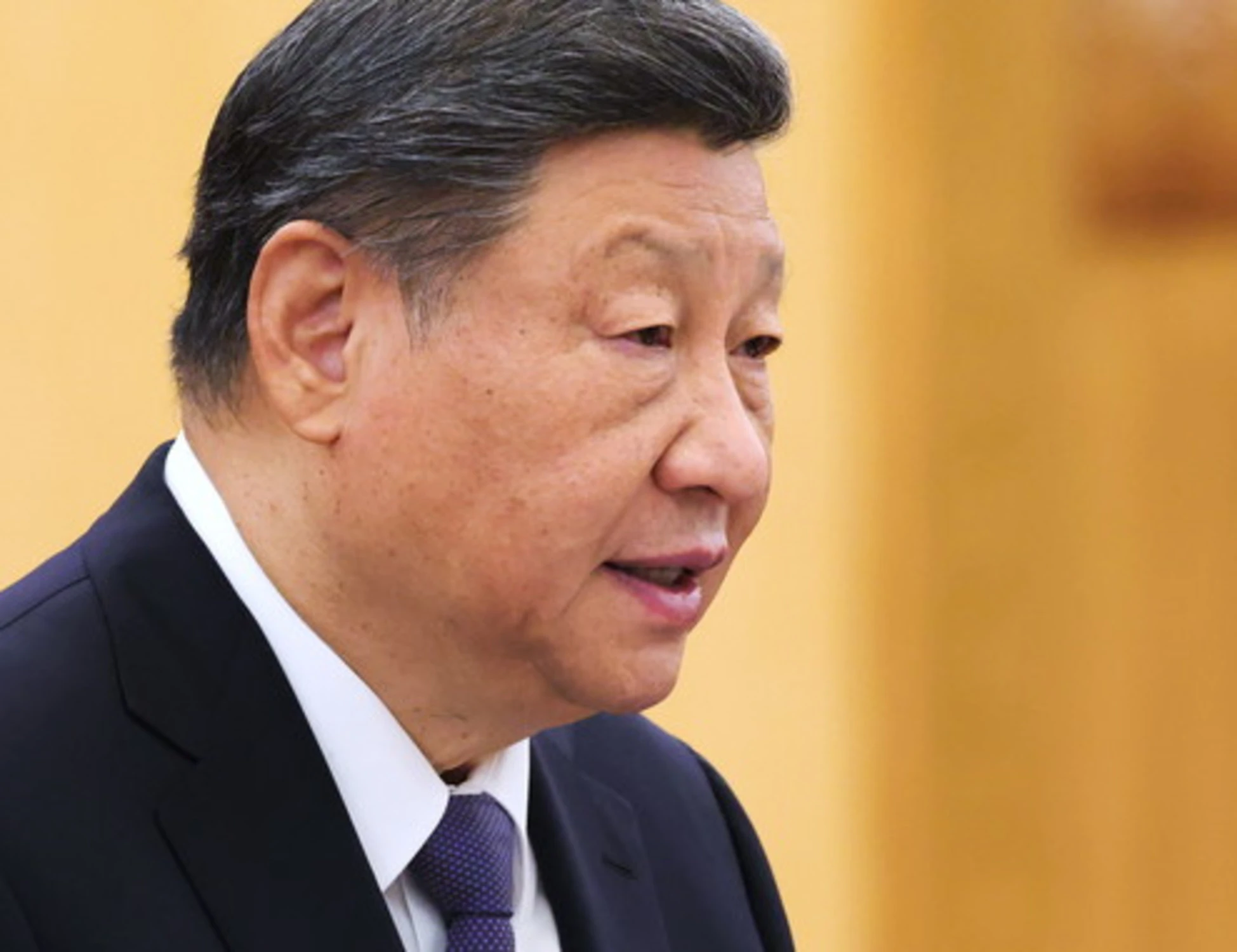 Cina sempre più vicina a Russia e Cuba, intanto fa shopping di scarpe e... oro