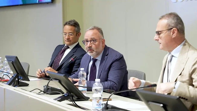 Rapporto Cer-Confcommercio, pesanti rincari da mercato emissioni ETS