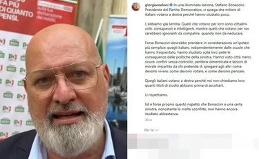  Bonaccini insulta gli elettori di destra? La toppa peggio del buco: "Cosa volevo dire..."
