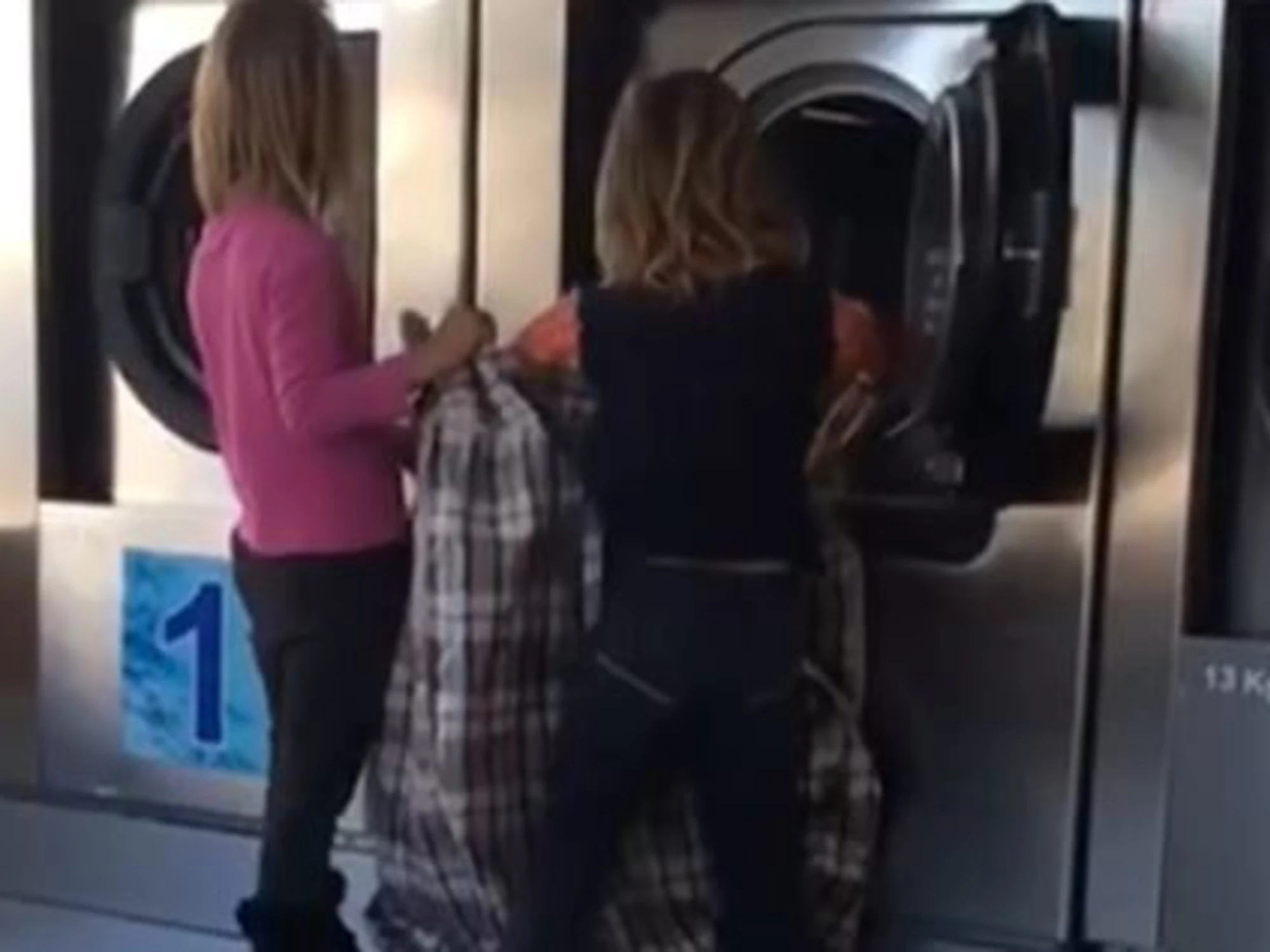 Famiglia nel bosco: ecco il video che ribalta tutto