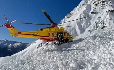 Gran Paradiso, tre alpinisti morti in un incidente: due sono italiani 