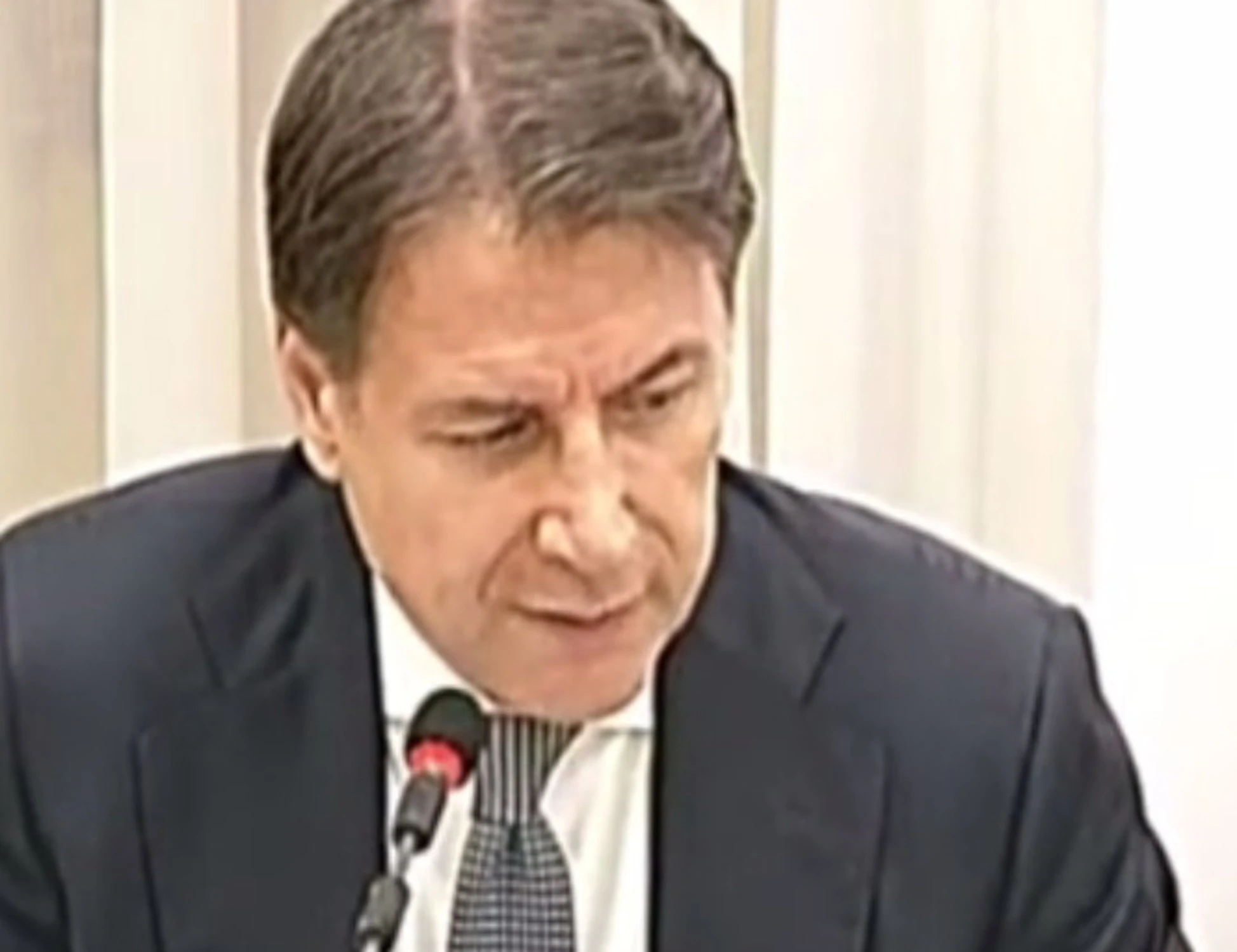 Giuseppe Conte in Commissione Covid: "Chi sono i veri patrioti", insulti al governo
