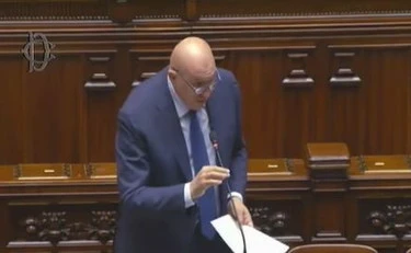 Il video in cui Crosetto asfalta la sinistra in Aula: Fdi esulta
