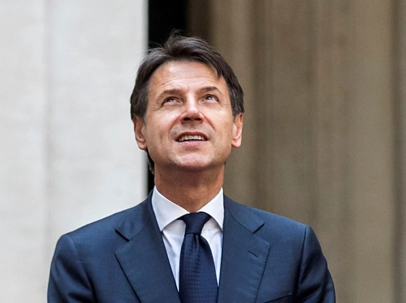 Giuseppe Conte ferma l'invio al Quirinale del testo sulla manovra. Retroscena su Di Maio e il testo manipolato