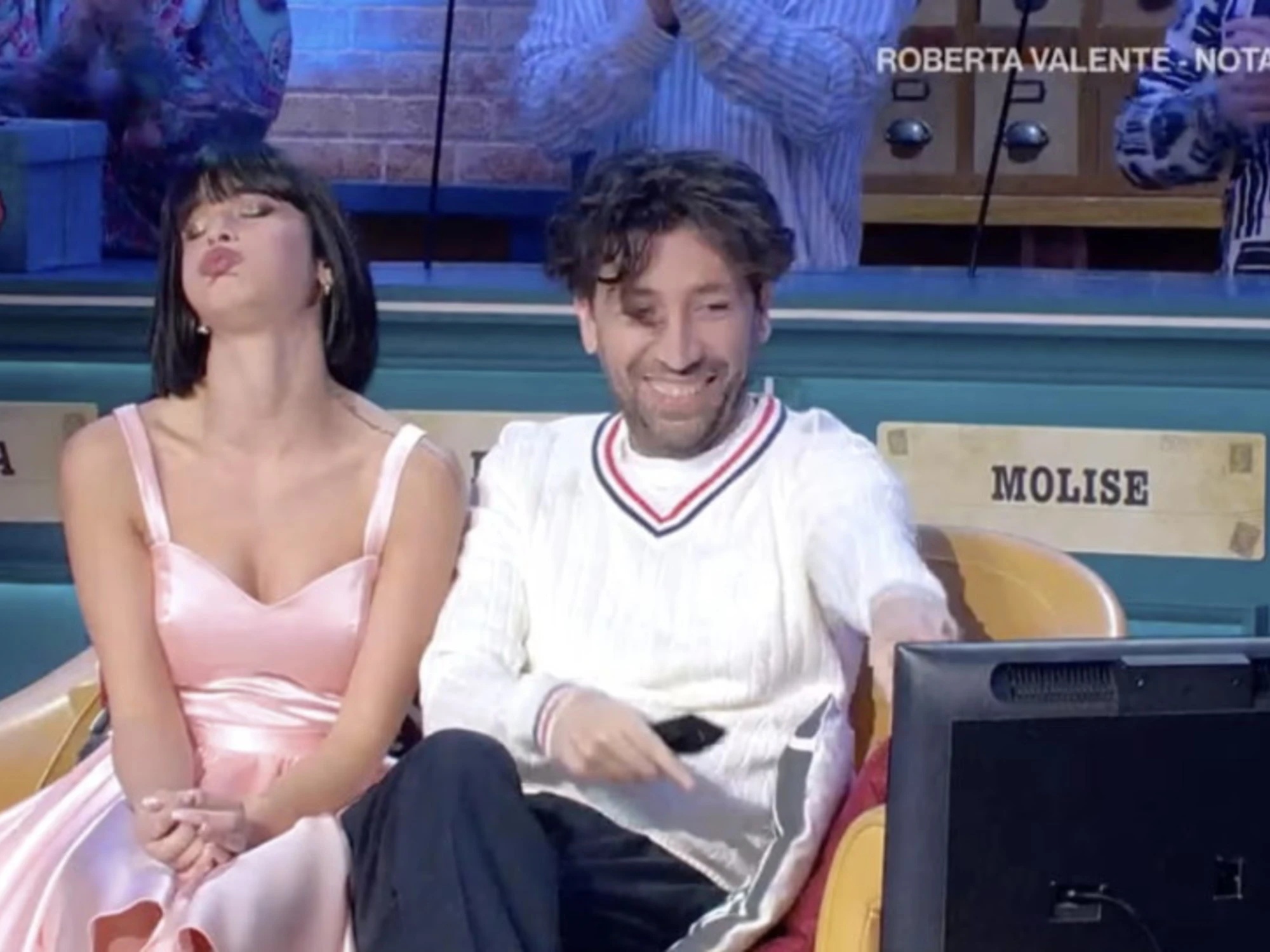 Affari Tuoi, Herbert Ballerina travolto dalla telecamera: figuraccia in studio