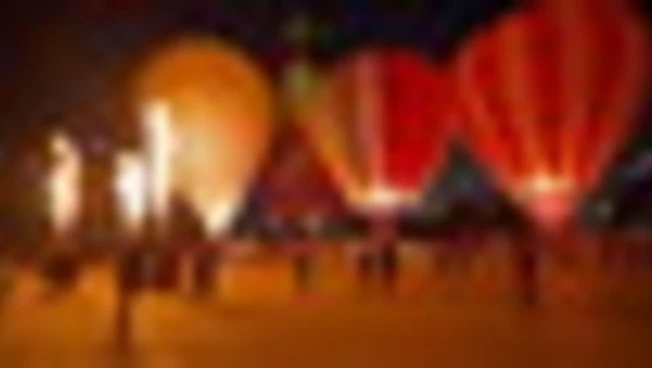 Copenaghen, mongolfiere illuminate al Night Glow Festival