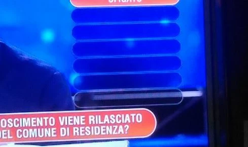 L'Eredità, Flavio Insinna legge la parola incriminata: cosa mandano in onda su Raiuno