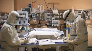 Coronavirus, il bollettino del 26 novembre: scendono i ricoveri ma ci sono 822 morti. I contagi risalgono a 29mila