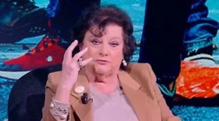 Matone spiana Revelli: "Gli antagonisti assaltano gli agenti", rissa in tv