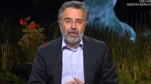 Marco Damilano, fucilata contro il conduttore: "Soldi pubblici, ci si chiede perché..."