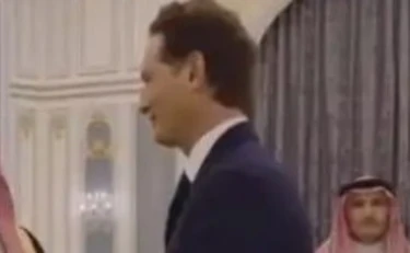 John Elkann e Bin Salman, occhio alla smorfia