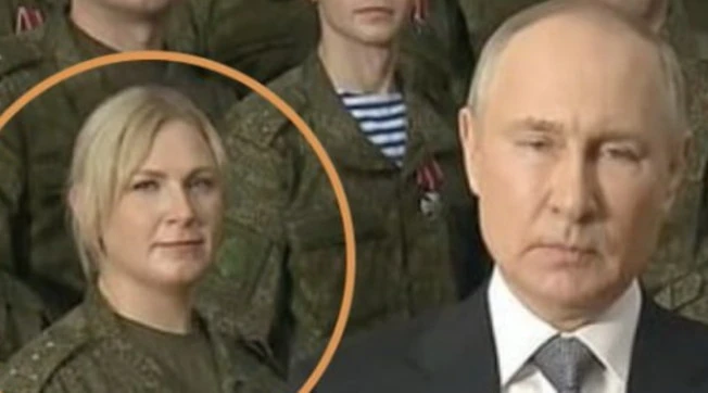 Putin smascherato: “Chi è questa donna”, come imbroglia i russi