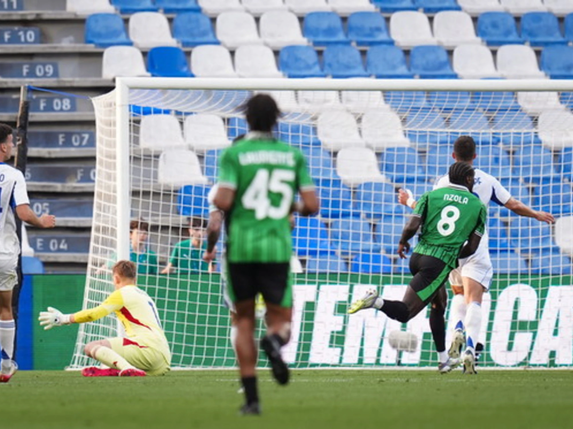 Il Como ko in casa del Sassuolo. Fabregas frena, la Juve ringrazia