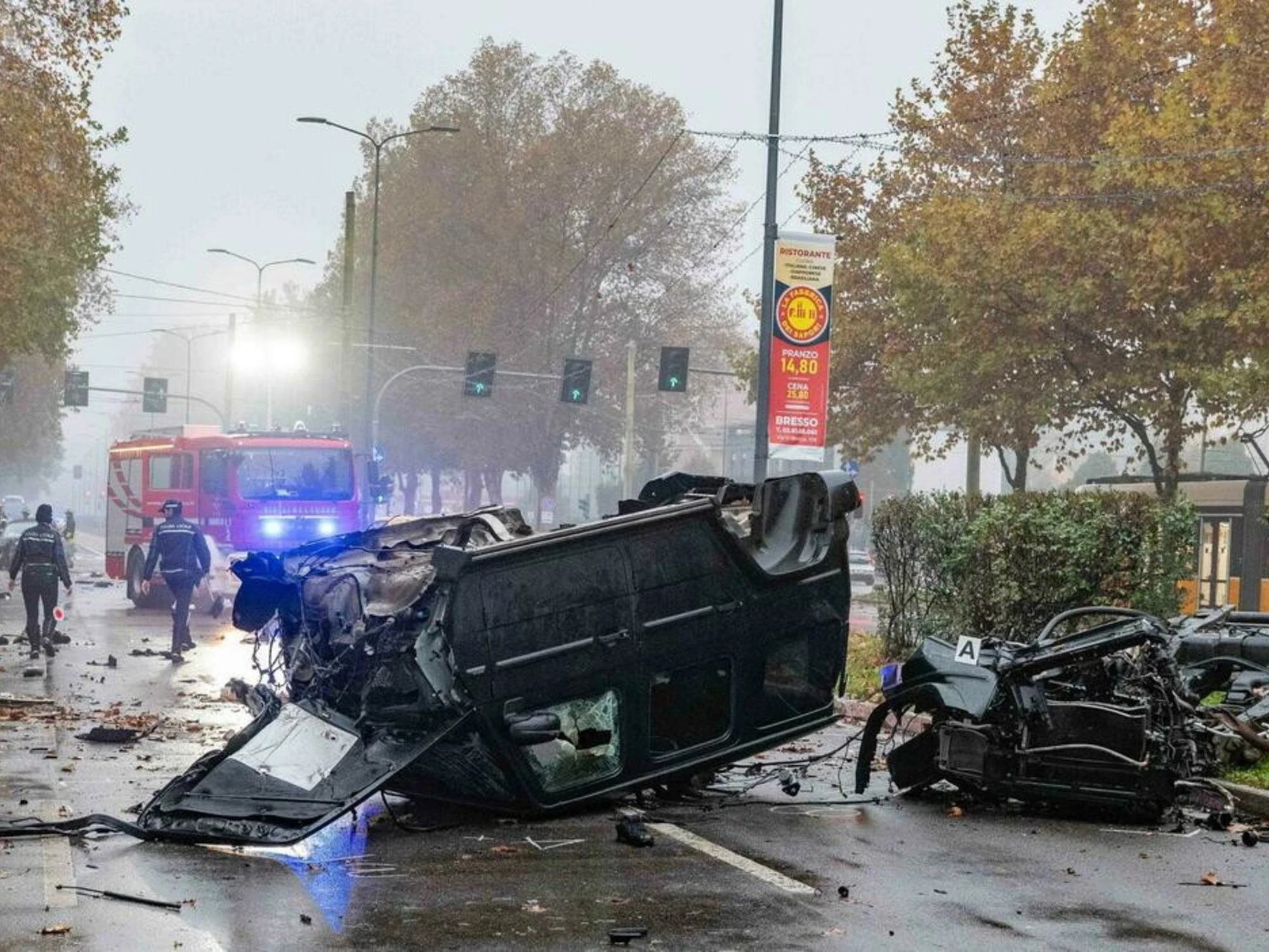 Schianto all’alba a Milano al volante senza patente si è finto un soccorritore