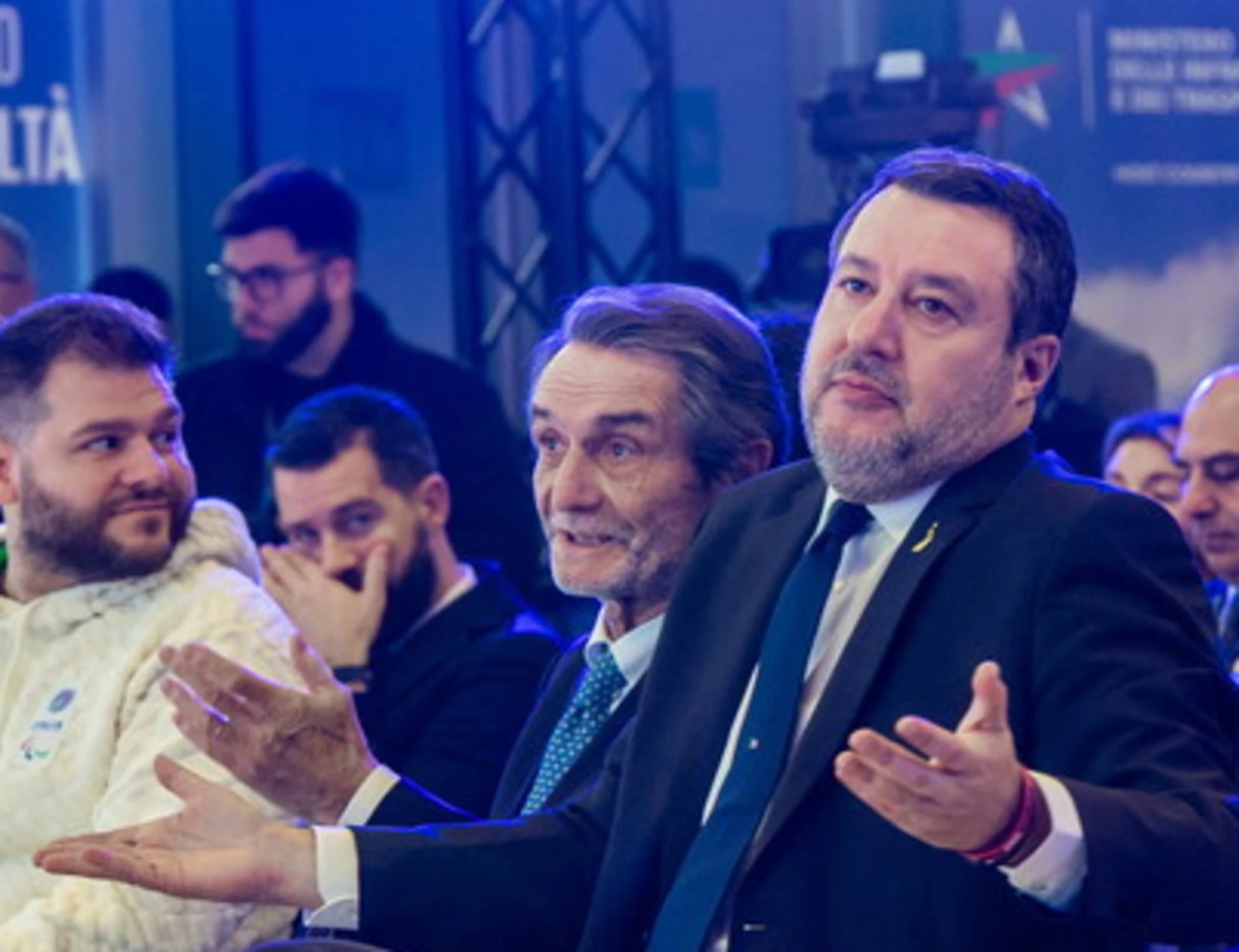Fontana scuote la Lega: "Salvini pensi se lasciare..."