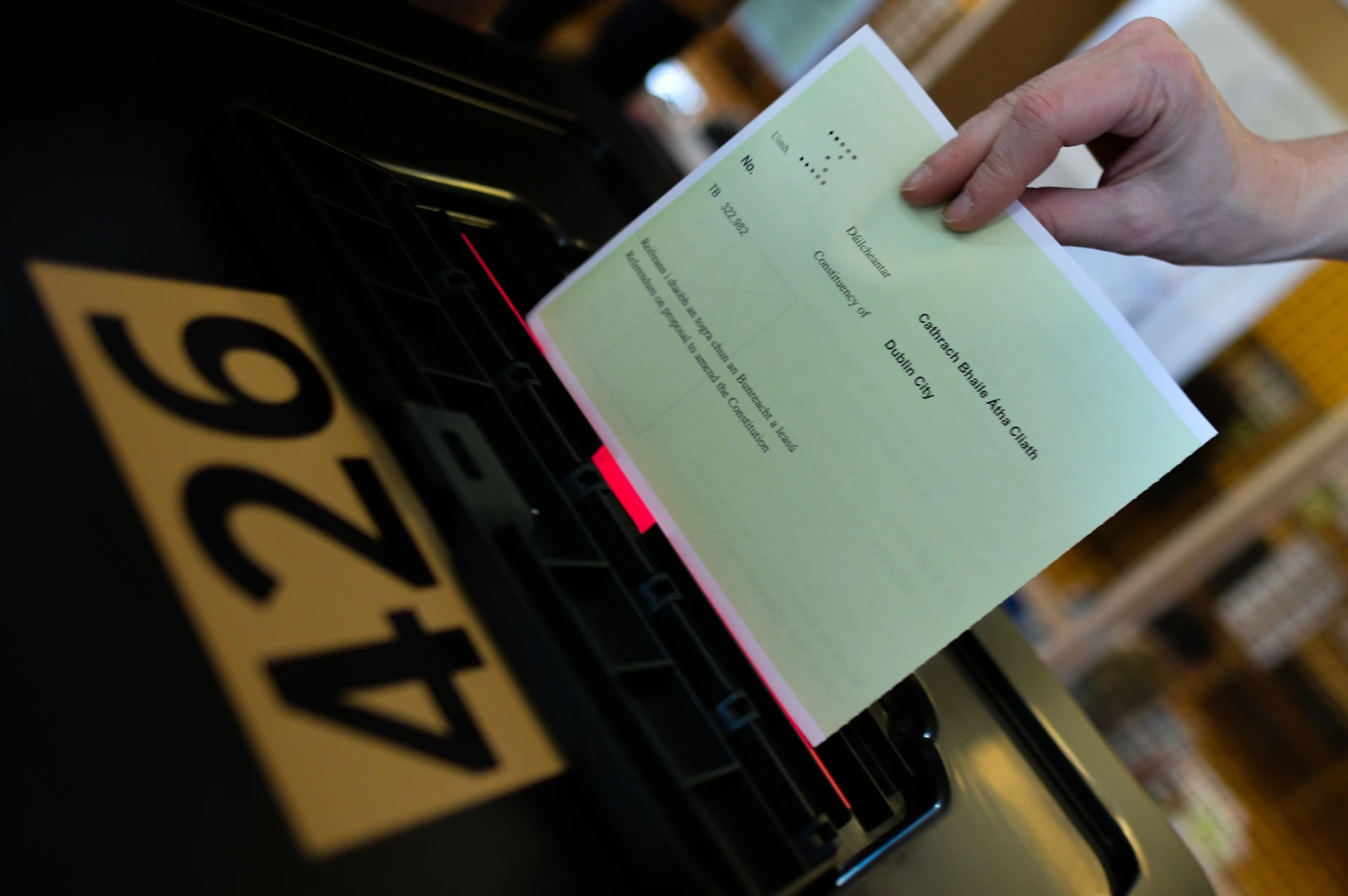 Europee, gli exit poll dall&apos;Irlanda lanciano i Verdi: tonfo della sinistra, soffrono gli alleati del Cav