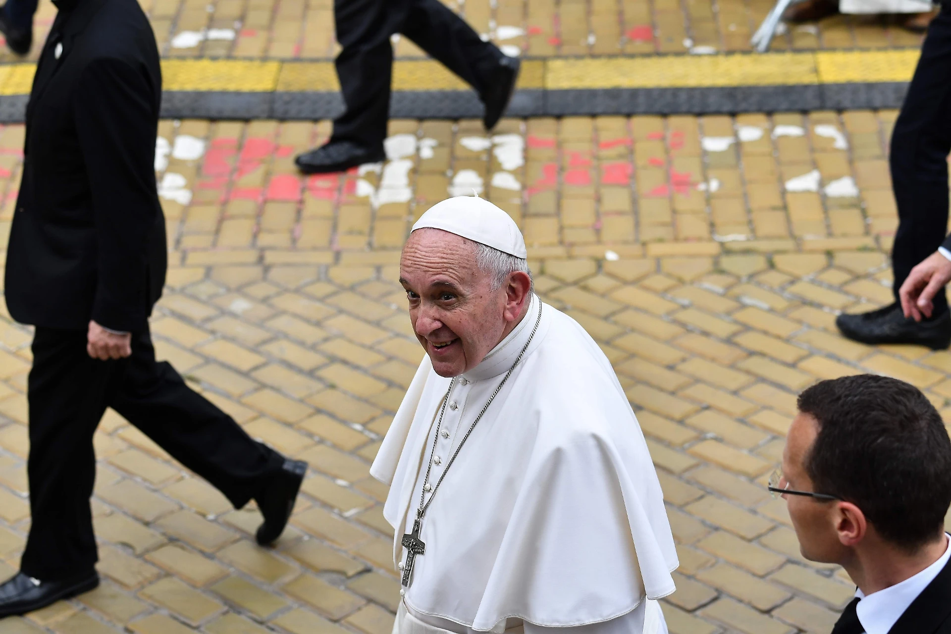 Papa Francesco, ordine in Vaticano: sfregio a Matteo Salvini, a gamba tesa sulle Europee
