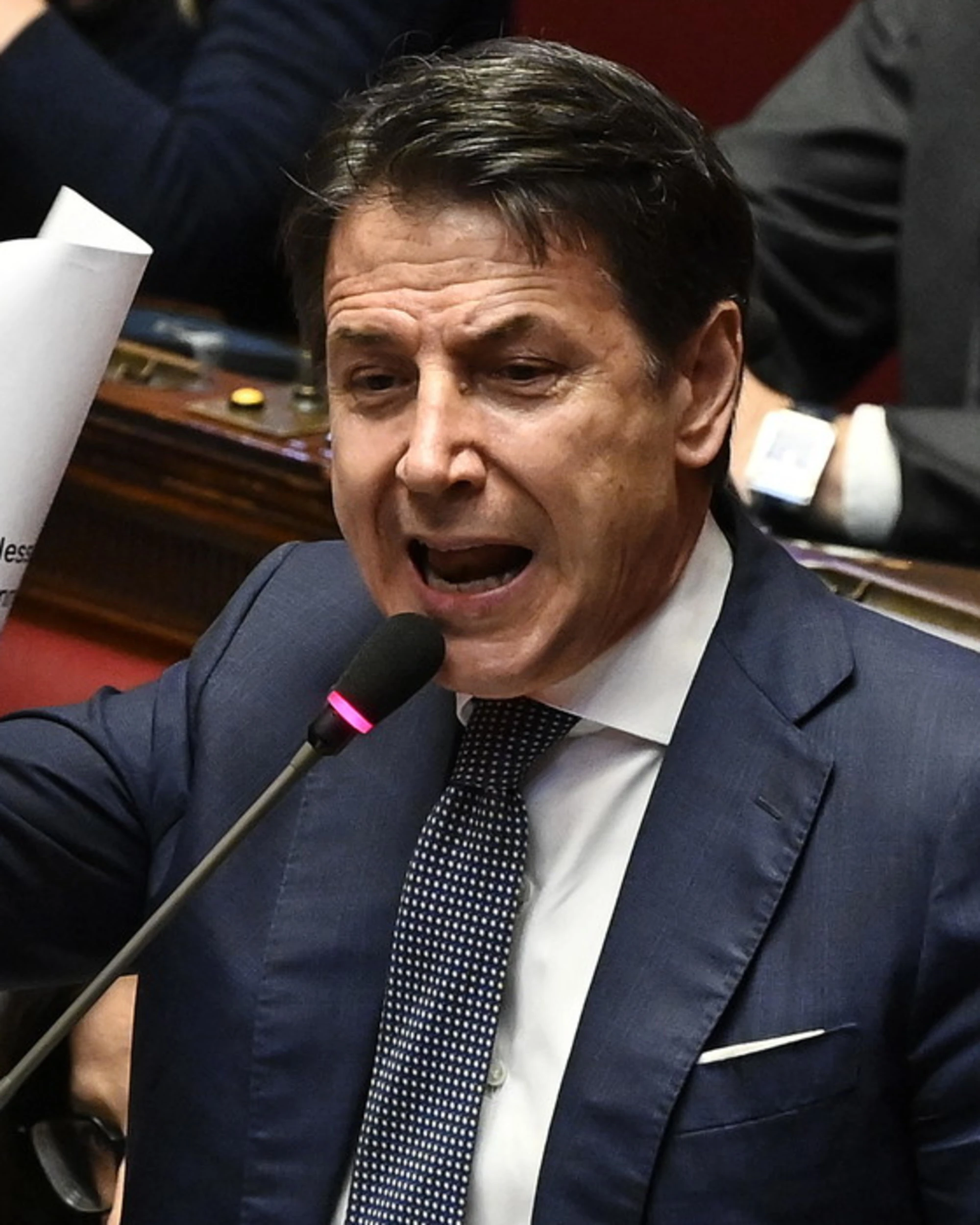 Giuseppe Conte, FdI lo umilia con una foto: "Comprendiamo il tuo stupore"