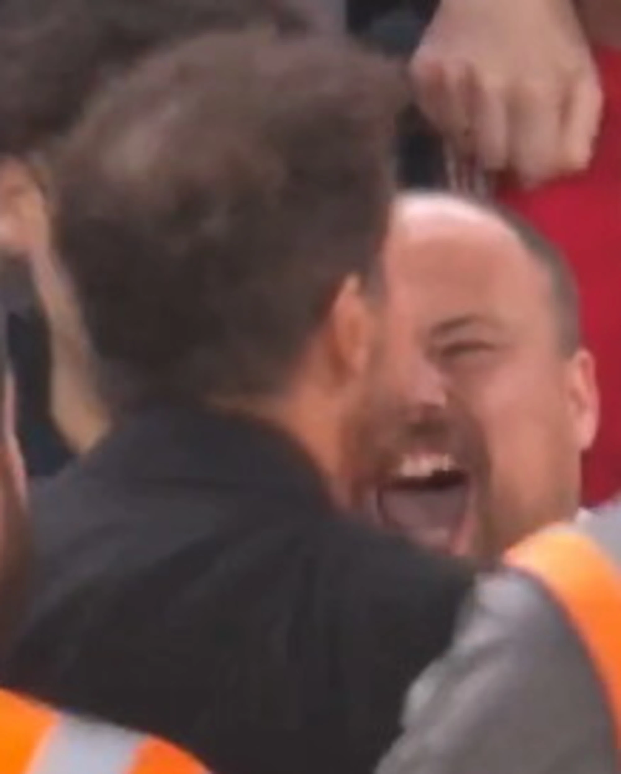 Simeone, brutale rissa col tifoso? E nella notte... che umiliazione!