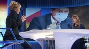 Otto e Mezzo, scintille tra Lilli Gruber e Maria Elena Boschi: "La devo fermare, non si capisce nulla". Conte intoccabile