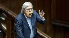 Vittorio Sgarbi e la proroga dello stato di emergenza: "Siamo governati da cretini e incapaci, la politica del terrore"