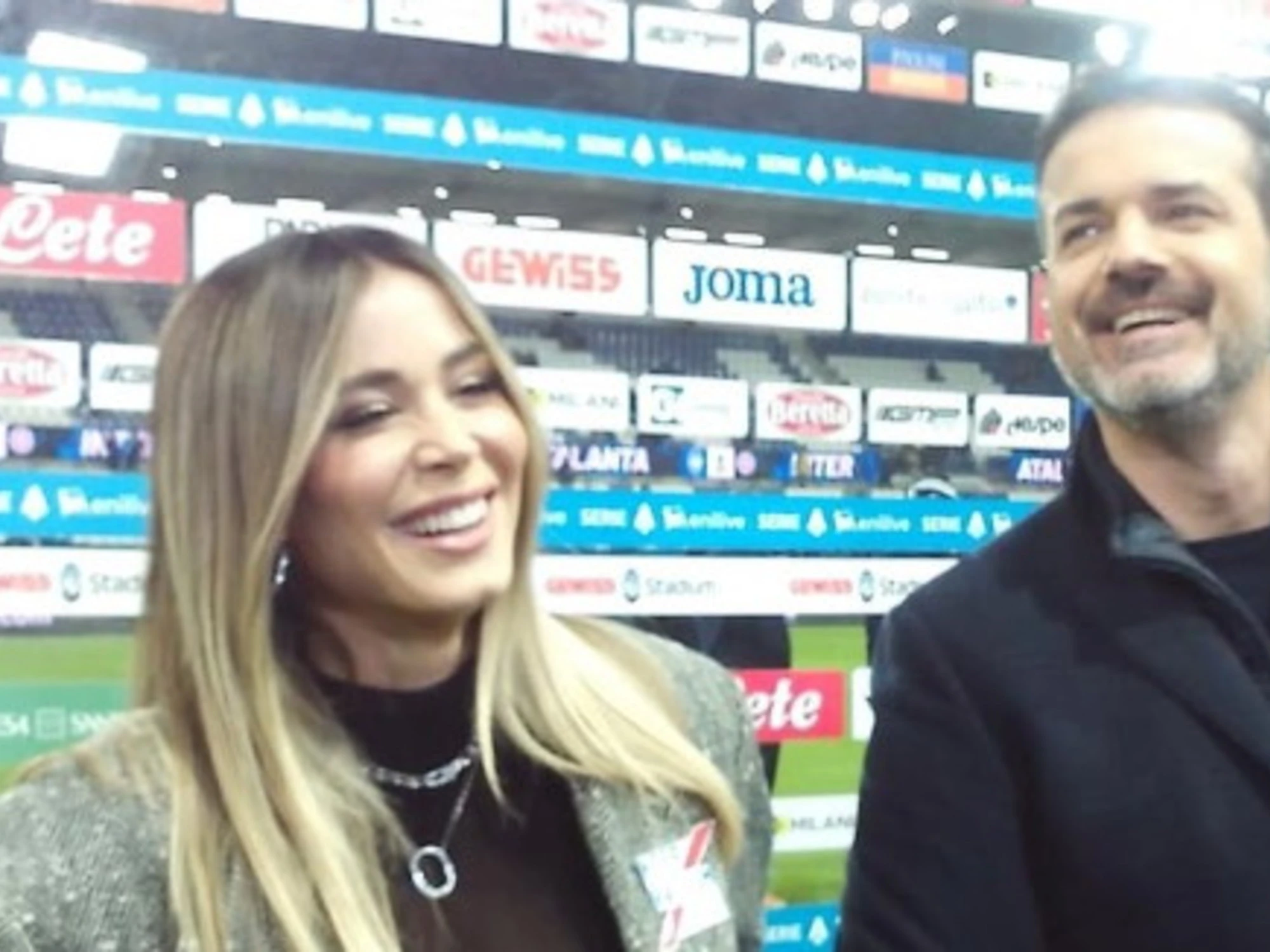 Diletta Leotta si presenta così ad Atalanta-Inter: trasparenze e collant, foto pazzesche