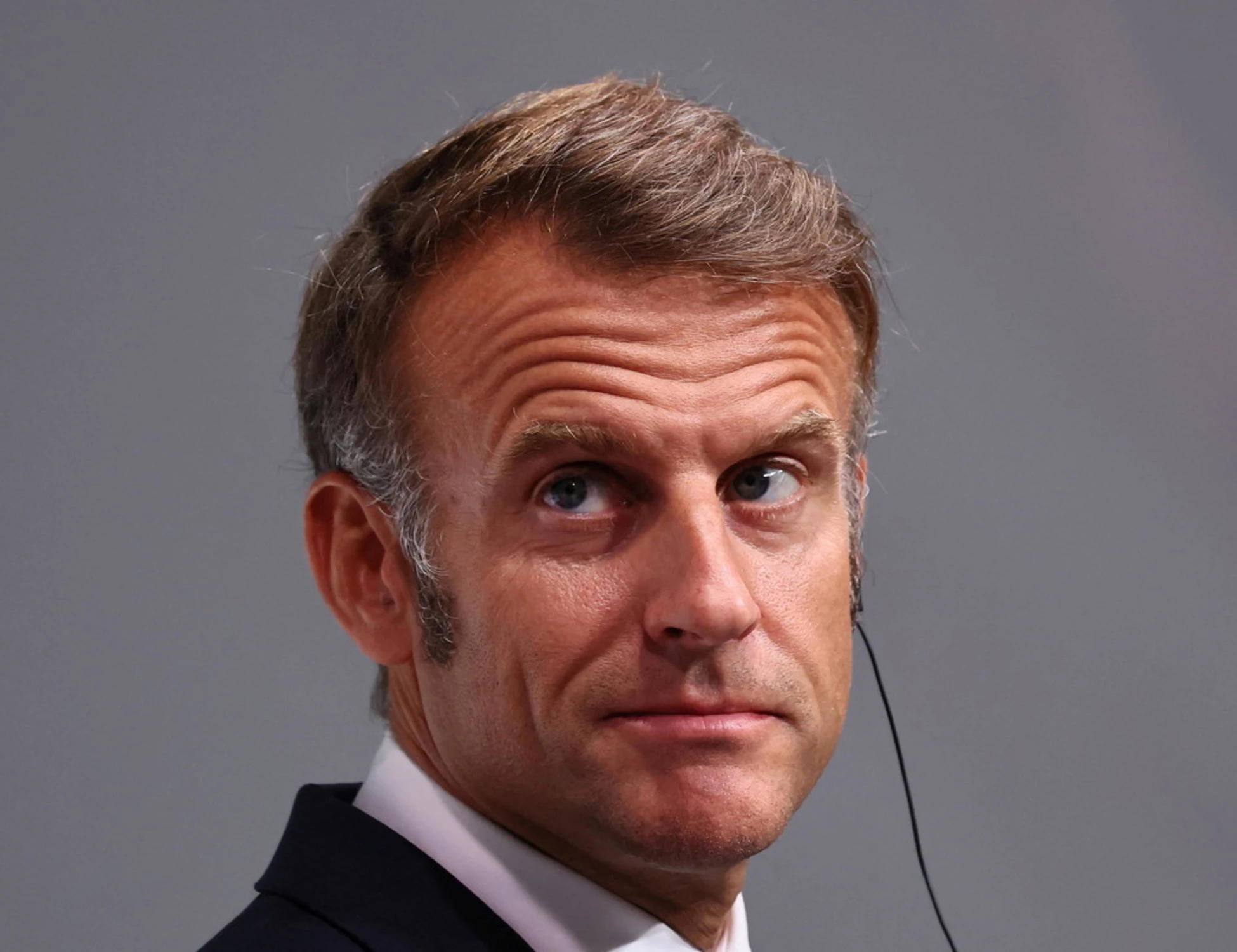 Macron, "mi assumerò le mie responsabilità": ultime 48 ore per Lecornu