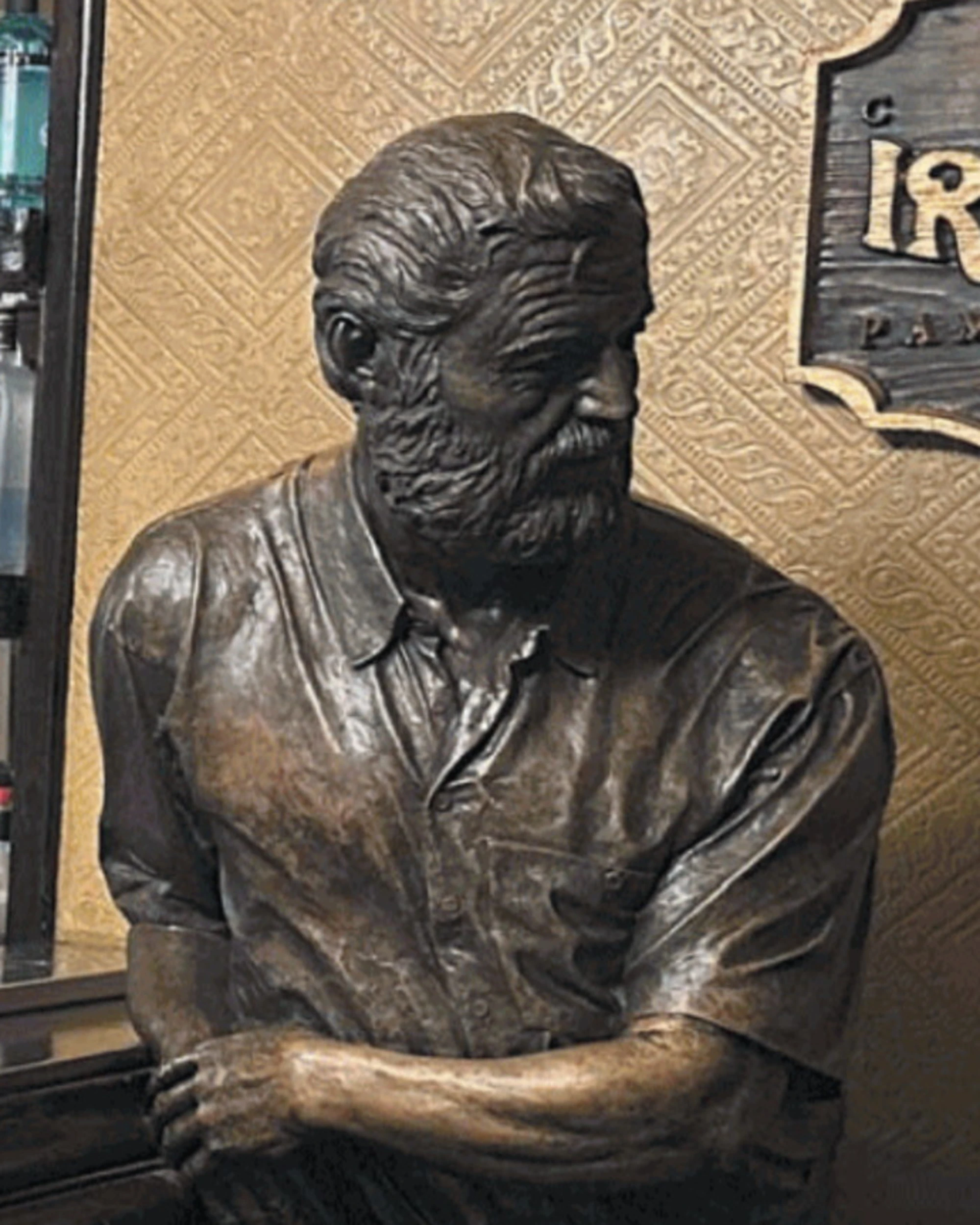 I tori, l’albergo, le strade e tutti i bar: inseguendo Hemingway a Pamplona