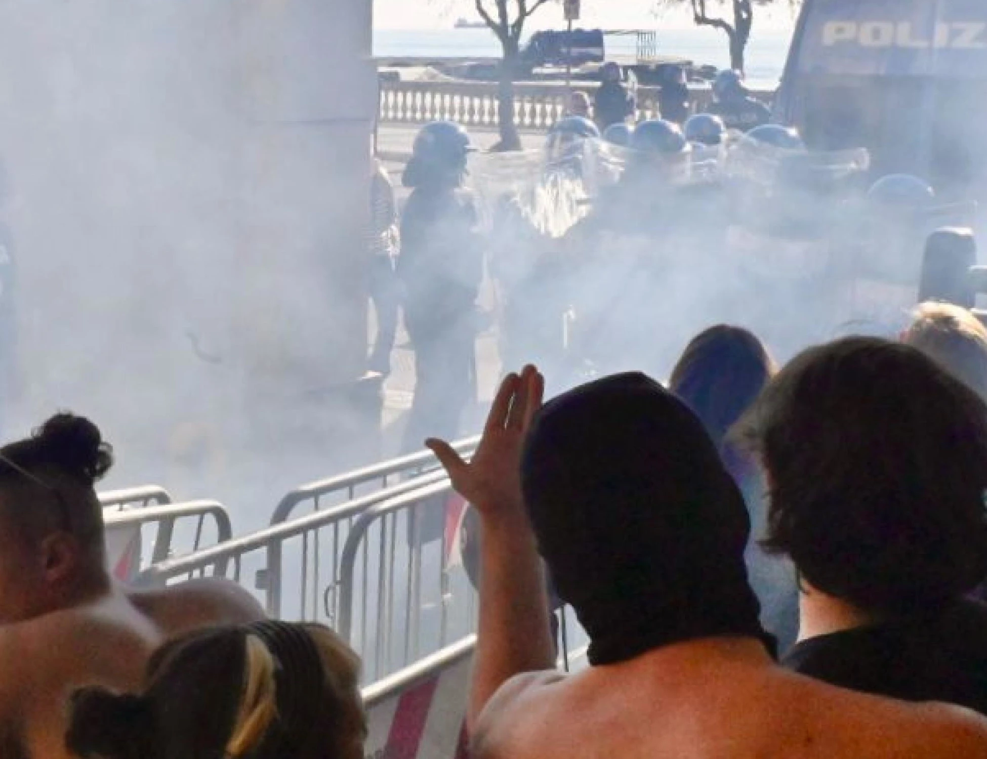 Livorno, calci e sputi: nel mirino anche Valditara, la denuncia di Salvini